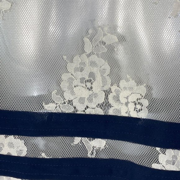 BCBGMaxazira Echo Lace Striped Top XXS - Picture 4 of 6